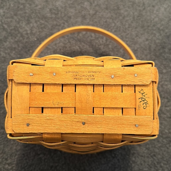 Longaberger Christmas edition Glad Tidings basket with swing handle - Picture 8 of 8